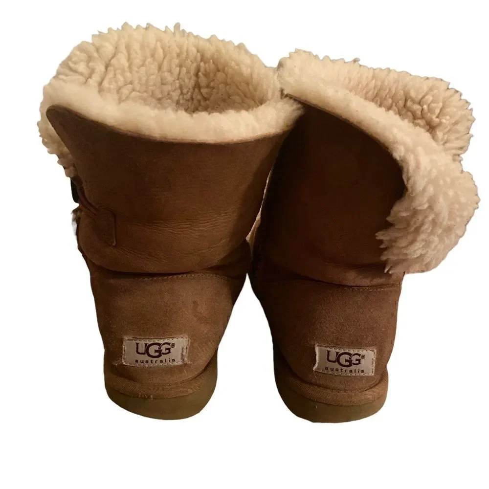 Ugg Short Bailey Button Boots Tan Size 8